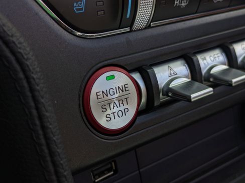 Used 2019 Ford Mustang Premium image 28