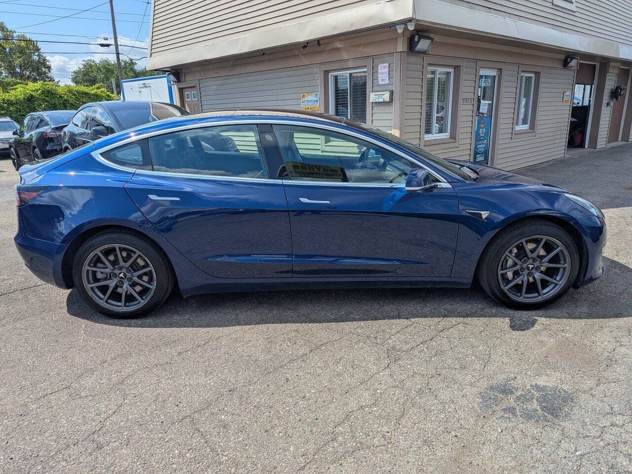 Used 2018 Tesla Model 3 Long Range RWD image 8