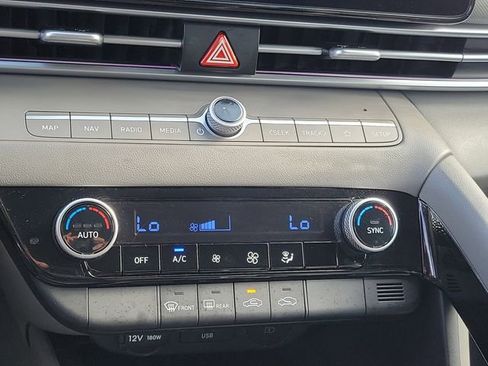 Certified 2025 Hyundai Elantra SEL FWD image 13