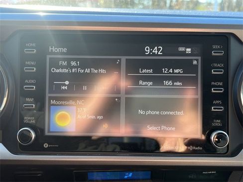 Used 2022 Toyota Tacoma TRD Sport image 16