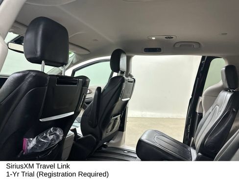 Used 2017 Chrysler Pacifica Touring-L Plus FWD image 28