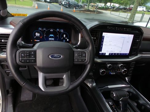 Used 2022 Ford F150 Lariat w/ Equipment Group 502A High AWD/4WD image 32