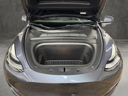 Used 2022 Tesla Model Y Performance image 9