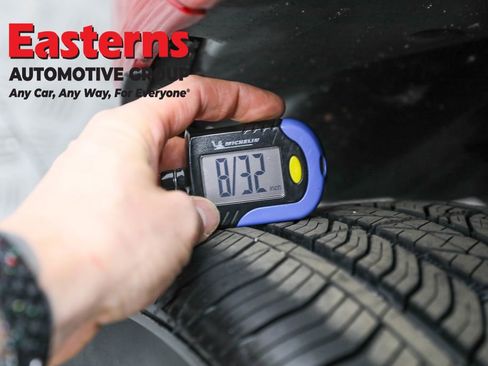 Used 2022 Jeep Compass Limited w/ (RED) Package image 32