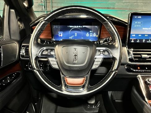 Used 2023 Lincoln Navigator Reserve image 24