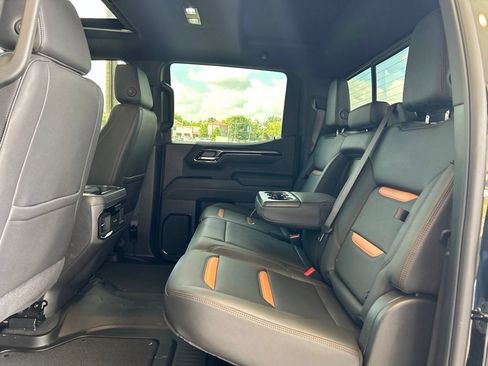 Used 2025 GMC Sierra 1500 AT4 w/ AT4 Premium Package AWD/4WD image 9