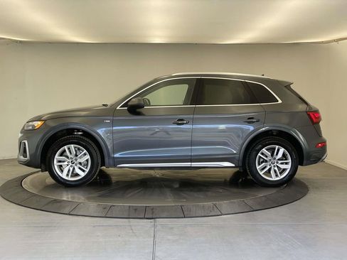 Used 2023 Audi Q5 2.0T Premium w/ Convenience Package image 2