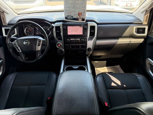 Used 2019 Nissan Titan PRO-4X AWD/4WD image 14