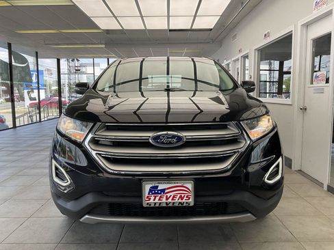 Used 2018 Ford Edge Titanium w/ Technology Package AWD/4WD image 2