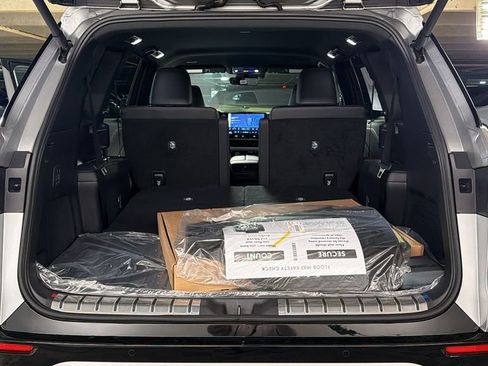 New 2026 Lexus TX 500h AWD image 8