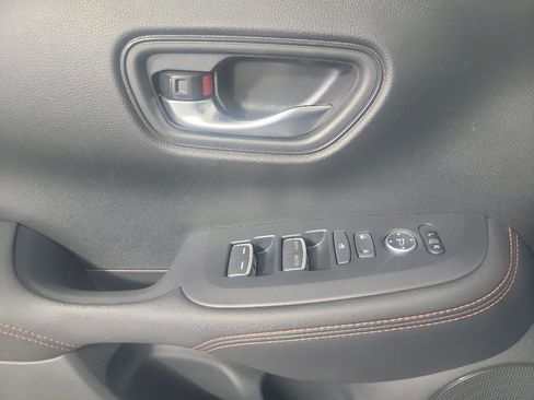 Certified 2025 Honda HR-V Sport image 24