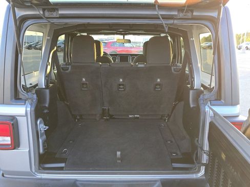 Used 2018 Jeep Wrangler Unlimited Sport S image 19