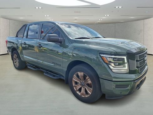 Used 2024 Nissan Titan SV w/ SV Bronze Edition Package image 7