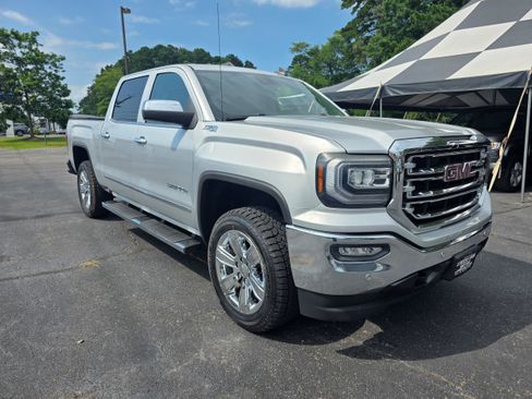 Used 2018 GMC Sierra 1500 SLT AWD/4WD image 3