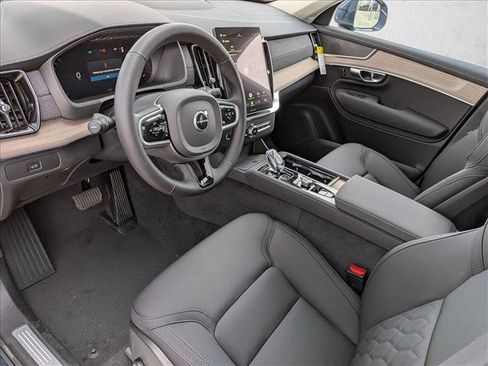 New 2026 Volvo XC90 B5 Core image 3