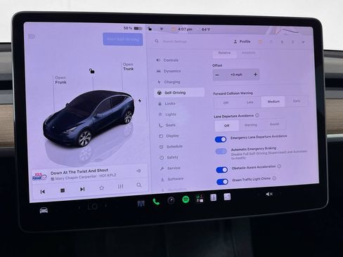Used 2024 Tesla Model Y Long Range AWD/4WD image 18
