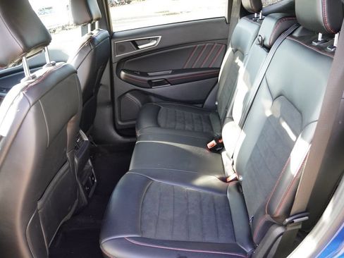 Used 2023 Ford Edge ST-Line w/ Class II Trailer Tow Package AWD/4WD image 18