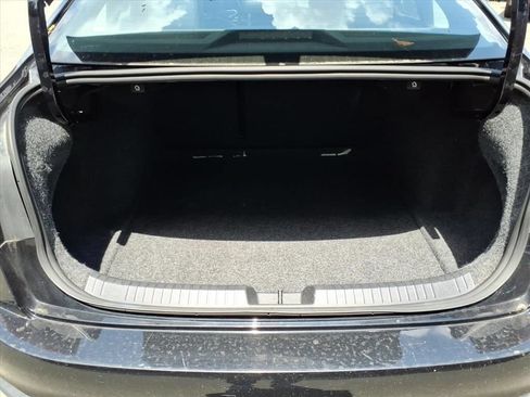 Used 2024 Volkswagen Jetta SE FWD image 25