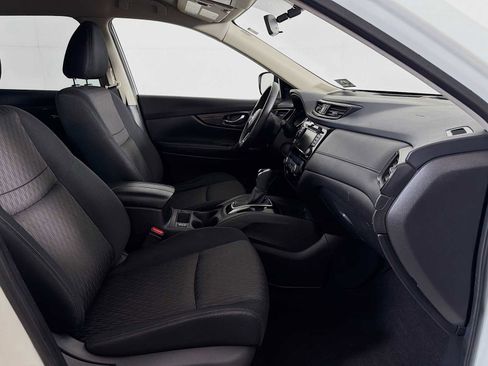 Certified 2018 Nissan Rogue SV image 23