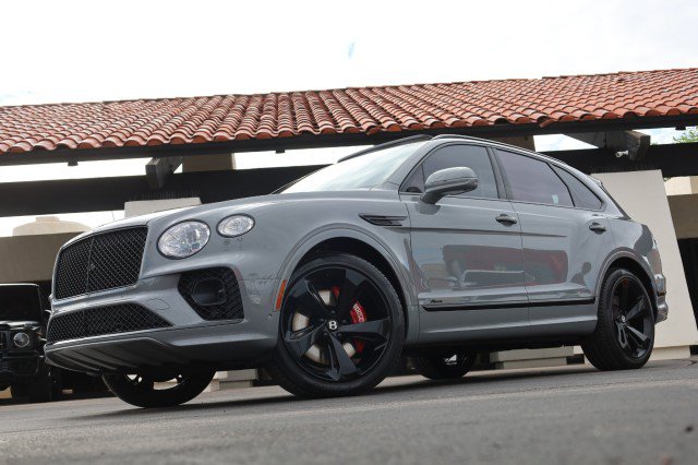 Used 2023 Bentley Bentayga AWD/4WD image 69