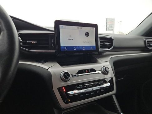 Used 2023 Ford Explorer XLT w/ Equipment Group 202A image 40