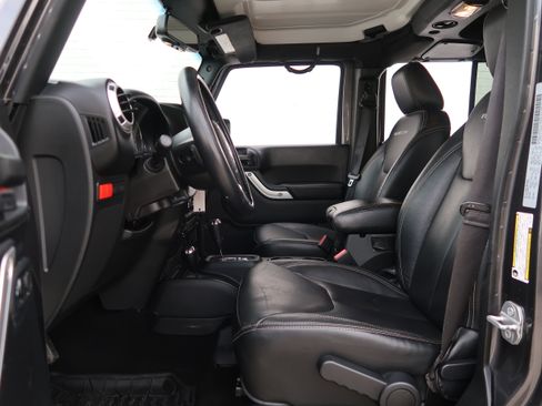 Used 2016 Jeep Wrangler Unlimited Rubicon AWD/4WD image 33