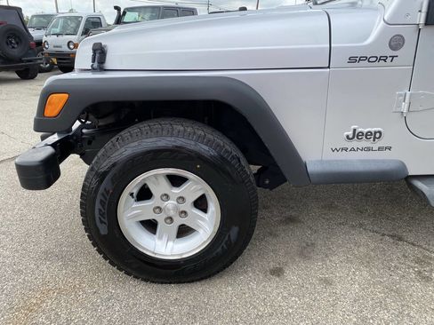 Used 2004 Jeep Wrangler 4WD w/ 30" Tire & Wheel Group image 42