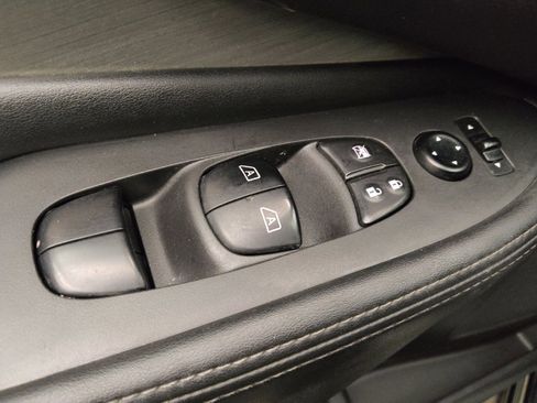 Used 2015 Nissan Murano SV image 27