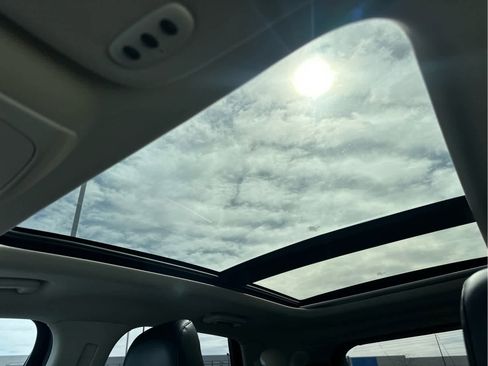 Used 2023 Ford Edge Titanium image 39