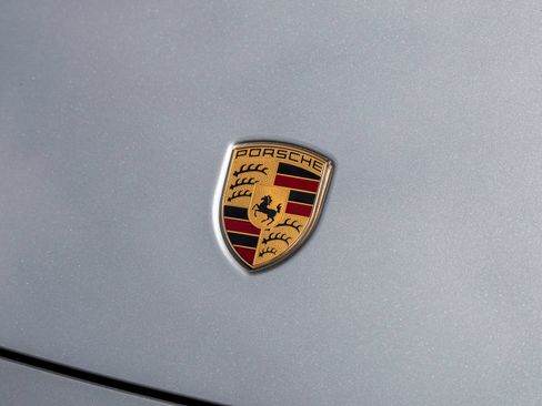 Certified 2024 Porsche 911 Carrera 4 AWD/4WD image 18