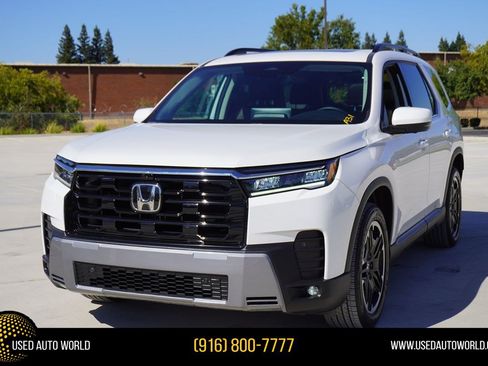 Used 2026 Honda Pilot Touring image 1