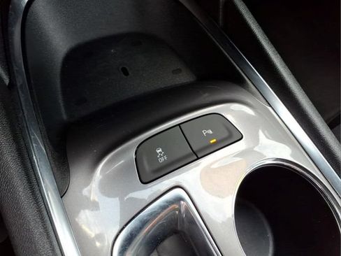 Used 2025 Chevrolet Malibu LT FWD image 24