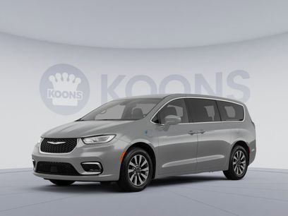 Used 2023 Chrysler Pacifica Touring-L w/ S Appearance Package