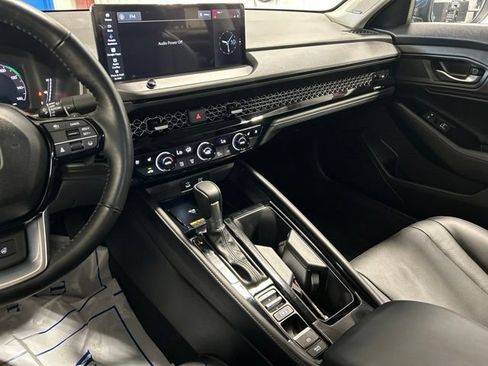 Certified 2025 Honda Accord Touring image 30