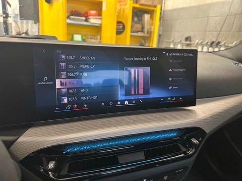 Used 2025 BMW 330i xDrive Sedan w/ Convenience Package image 30