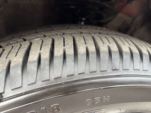 Used 2018 Toyota C-HR XLE image 8