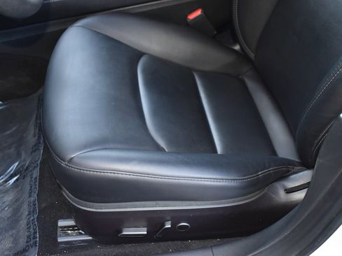 Used 2023 Tesla Model 3 Standard Range image 12