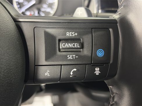 Certified 2025 Nissan Pathfinder SV AWD/4WD image 35