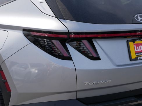 Used 2023 Hyundai Tucson Limited image 17