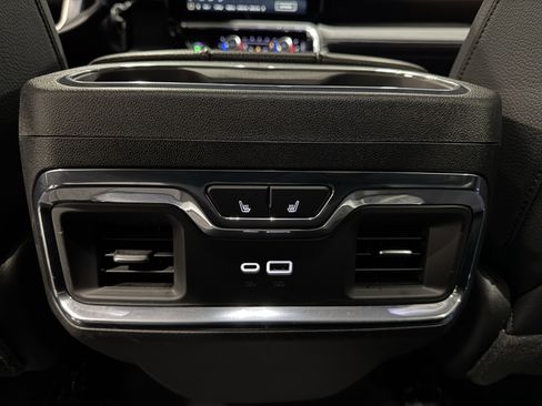 Used 2024 GMC Sierra 2500 Denali w/ Technology Package image 35