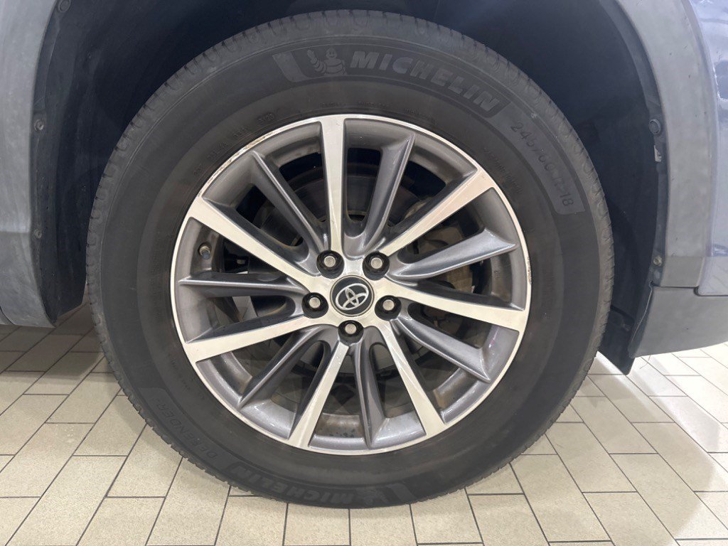Used 2018 Toyota Highlander XLE FWD image 5