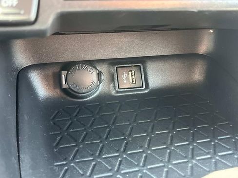 Used 2024 Toyota RAV4 LE AWD/4WD image 33