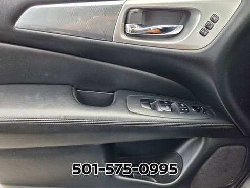 Used 2020 Nissan Pathfinder SL AWD/4WD image 35