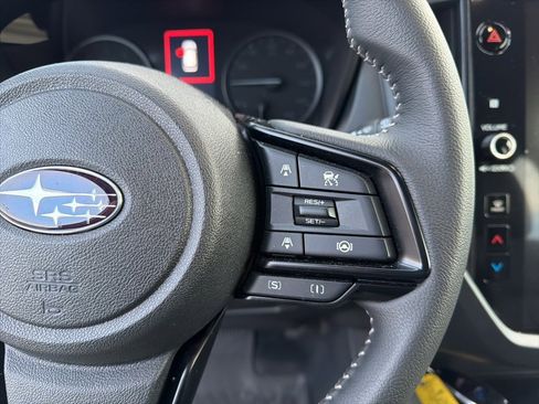 Used 2025 Subaru Forester Premium w/ Convenience Package #2 image 31