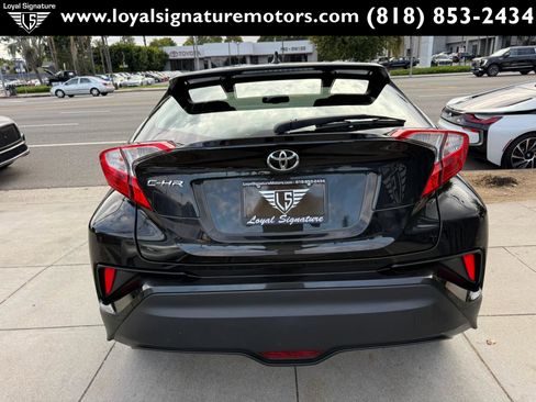 Used 2018 Toyota C-HR XLE FWD image 6