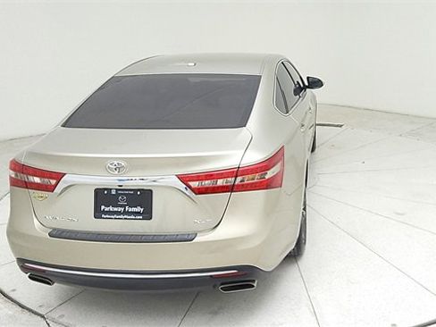 Used 2016 Toyota Avalon XLE Premium image 6