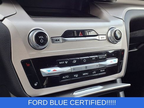 Used 2023 Ford Explorer XLT w/ Equipment Group 202A AWD/4WD image 13