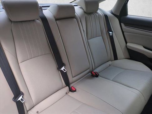 Used 2021 Honda Accord Touring image 23