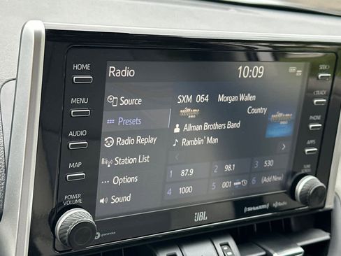 Used 2019 Toyota RAV4 Limited AWD/4WD image 18