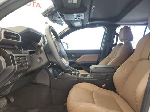 Certified 2025 Toyota 4Runner Limited AWD/4WD image 15